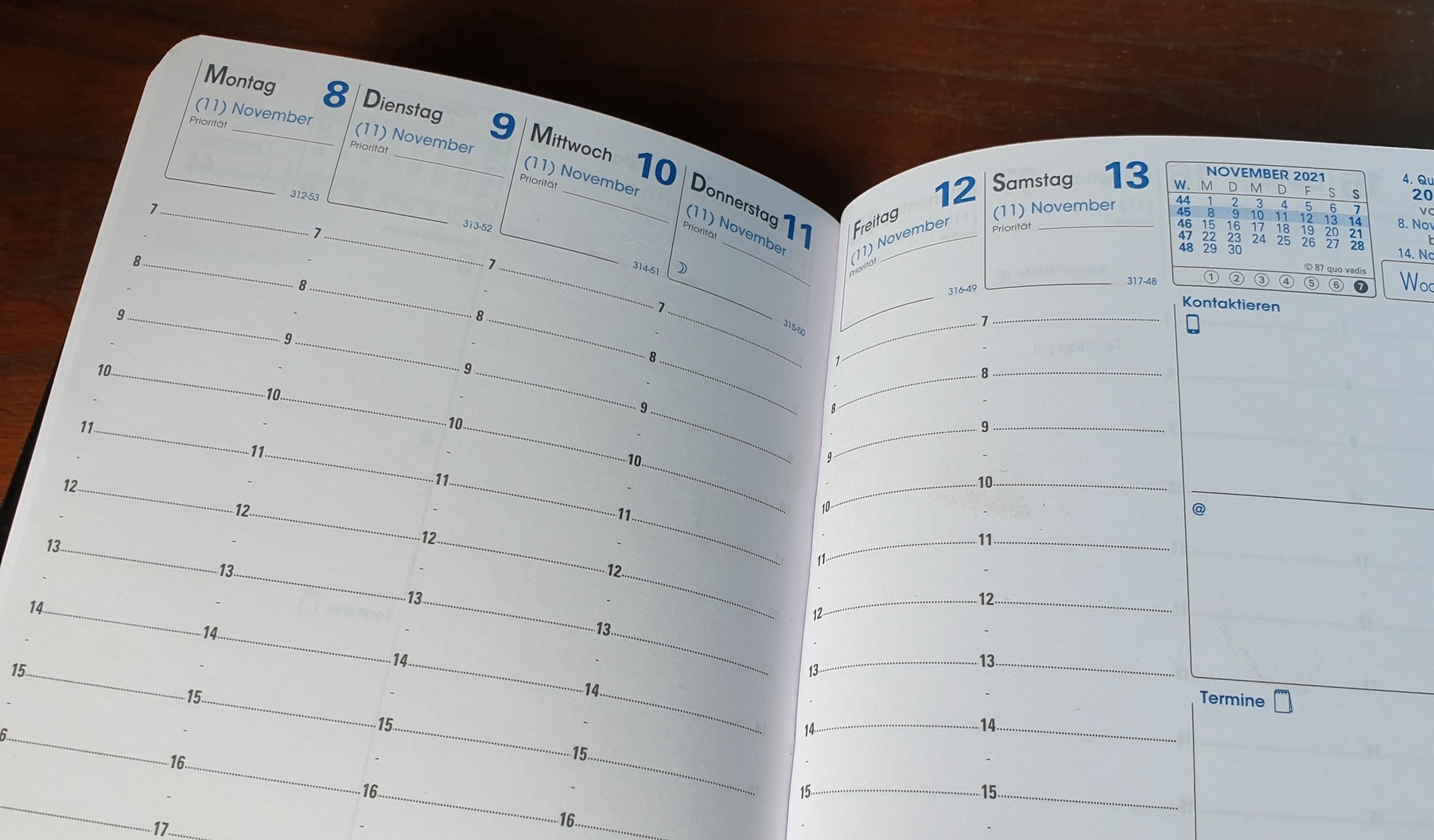 Quo Vadis AKADEMIKER 2026/2027 Club Cremebeige - 10x15cm