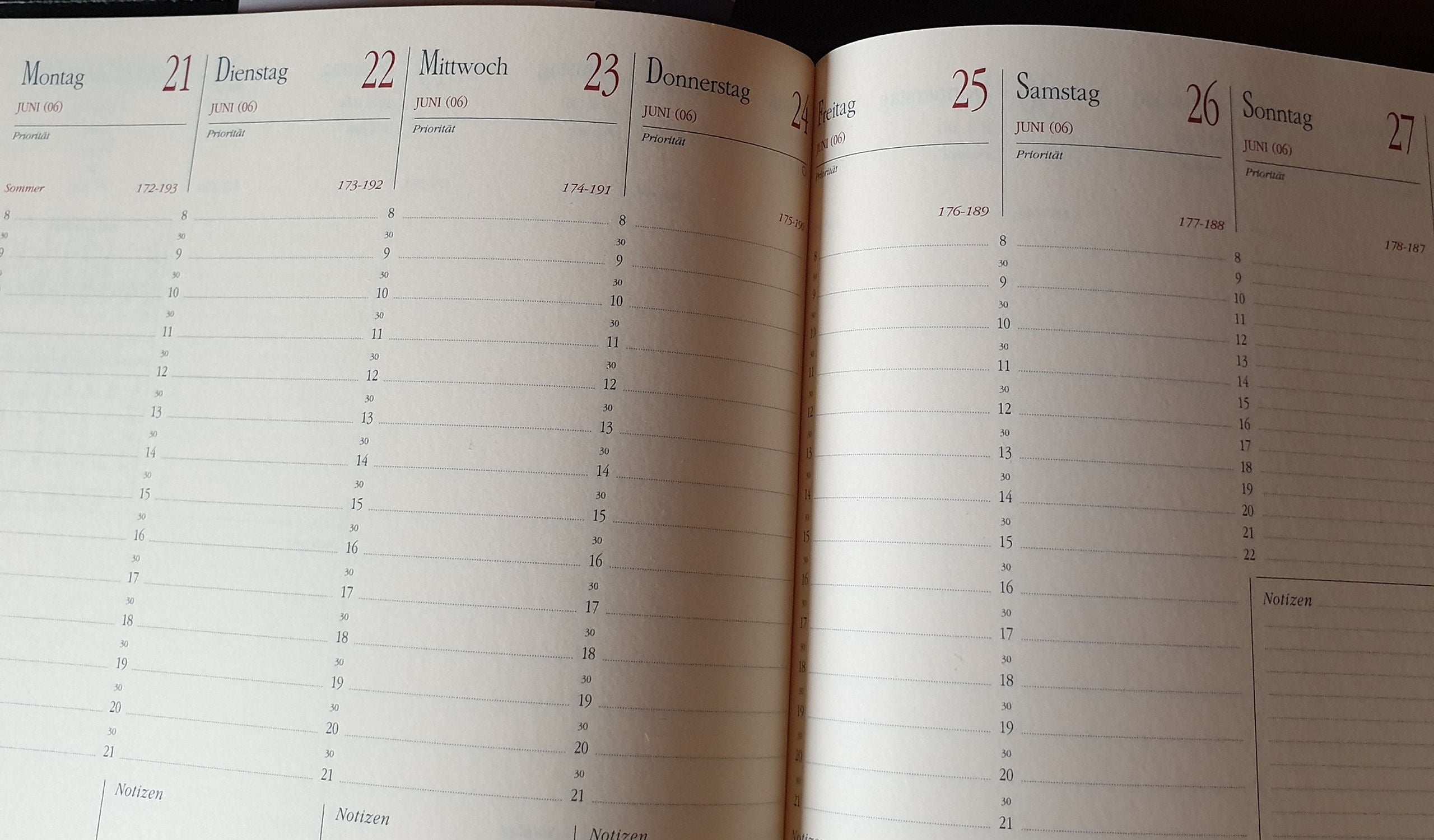 Quo Vadis EXECUTIF PRESTIGE 2027 Medium Perlmutt-Rosa - 16x16cm